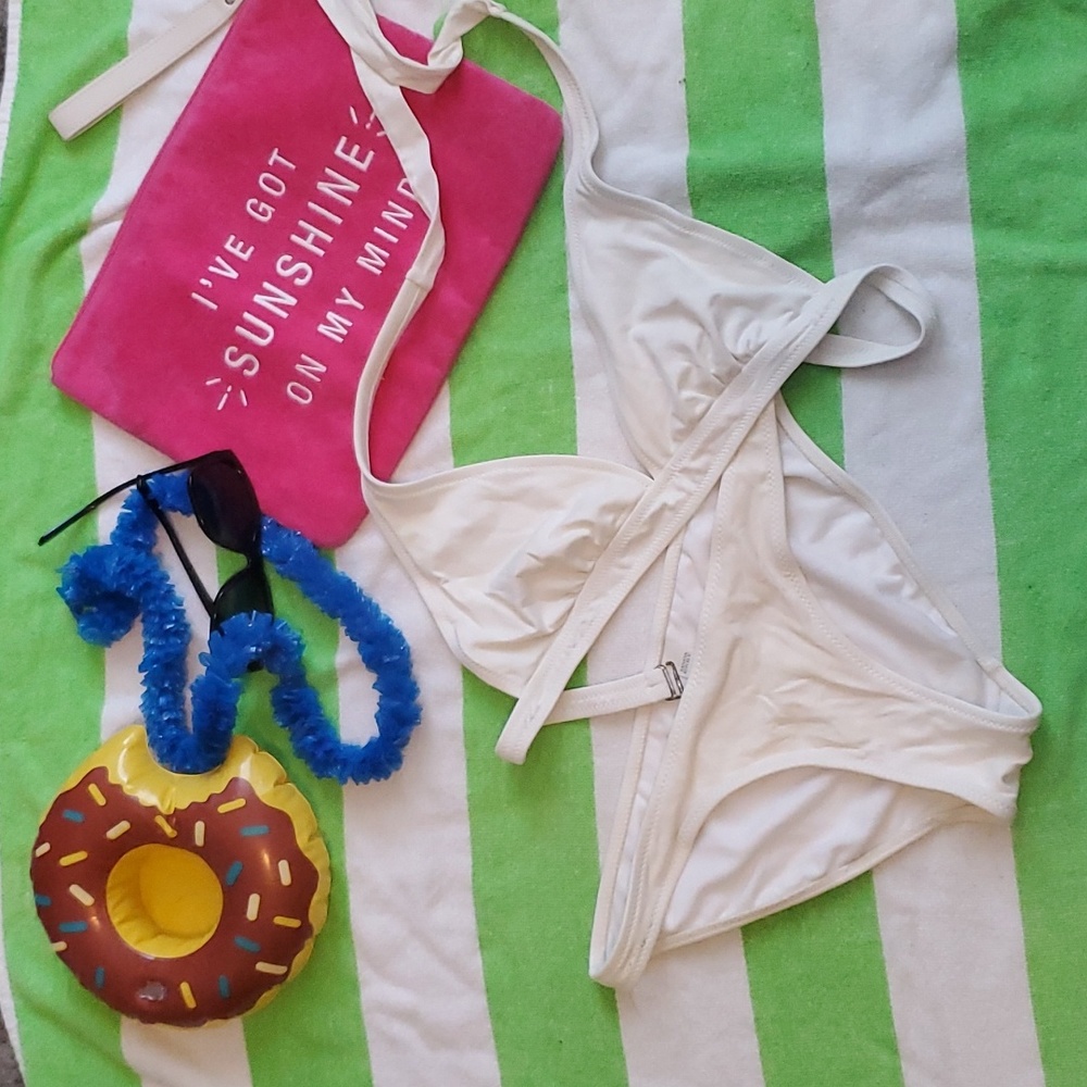 Vintage Banana Republic classic white bikini